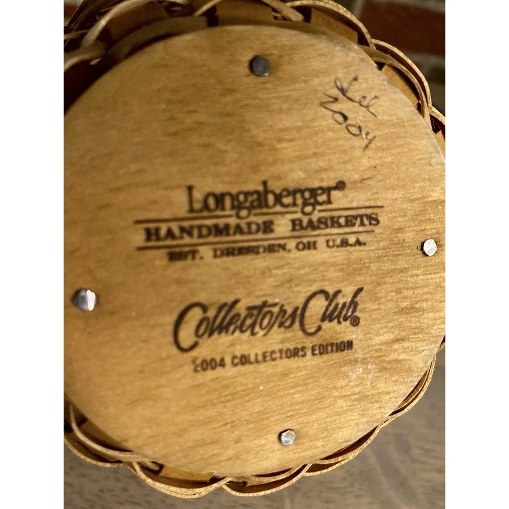 Longaberger 2004‎ Collectors Club Collectors Edition Basket, Liner & Protector